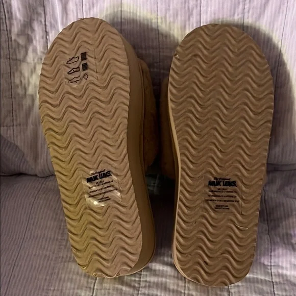 Muk Luks Women's Tan Fuzzy Slippers - Picture 3 of 4